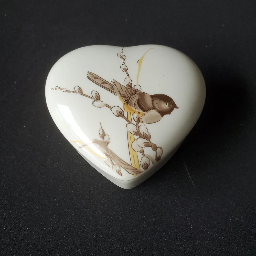 Otagiri Heart-Shaped Lidded Trinket Box  Bird & Pussywillows Vintage Japan - Picture 9 of 9